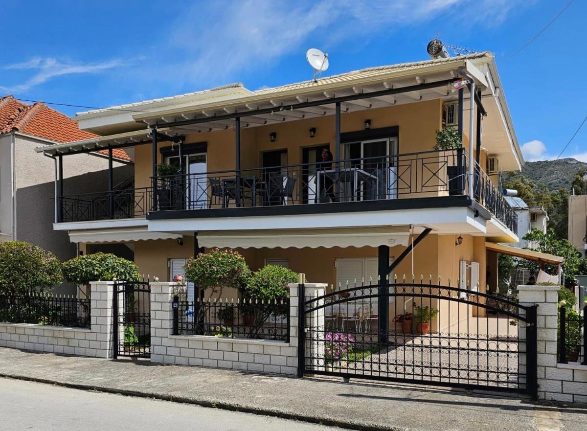 Ioulia'S Apartments 普拉塔里亚 外观 照片
