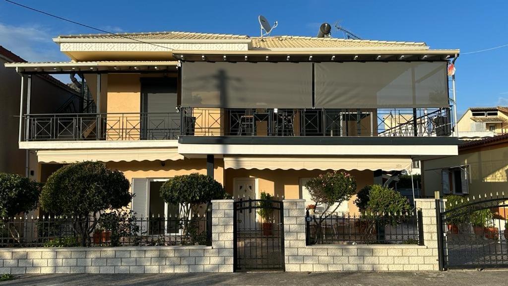 Ioulia'S Apartments 普拉塔里亚 外观 照片